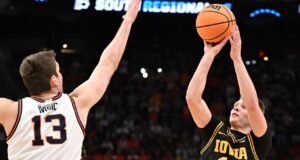 Seguimiento en vivo de March Madness masculino: actualizaciones sobre Illinois-Iowa, Elite Eight del sábado