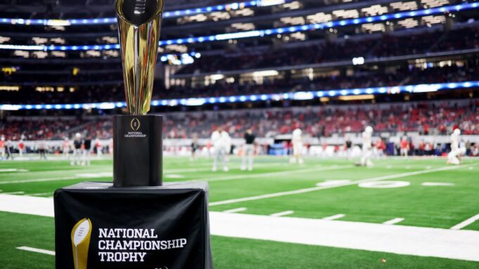 Gus Malzahn y Jeff Tedford se unen al comité de selección de la CFP