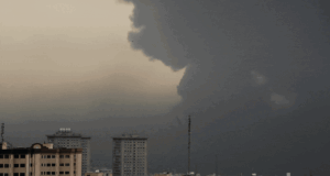 Wong descarta ofensiva terrestre australiana; Irán se dispone a nombrar un nuevo líder; Israel advierte que derribará a cualquier sucesor de Jamenei