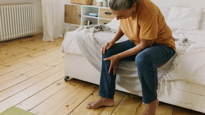 Cómo afecta la menopausia a la salud de los pies y qué hacer a medida que envejecemos
