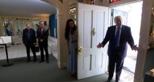 Trump recorre Graceland de Elvis Presley