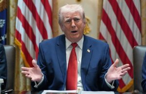 Trump revela barcos con petróleo ‘presentes’ desde Irán; El comandante naval iraní Alireza Tangsiri muere en un ataque aéreo, afirma Israel; La escasez de combustible en Australia empeora cuando Anthony Albanese convoca el gabinete nacional