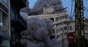 Actualizaciones en vivo de la guerra entre Estados Unidos e Irán: altos funcionarios iraníes asesinados, Trump azota a sus aliados, ataque de Irán cerca de una base australiana, la guerra podría impulsar la inflación a más del 5 por ciento