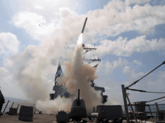 Beirut bombardeada por Israel; Alí Jamenei asesinado; Tropas estadounidenses muertas; Trump apunta a los líderes iraníes; los precios del petróleo aumentan; Vuelos de Qatar Airways y Emirates cancelados; Bahréin y Australia emiten advertencias de viaje para Irak, Kuwait, Líbano, Qatar, Siria, Emiratos Árabes Unidos y Yemen