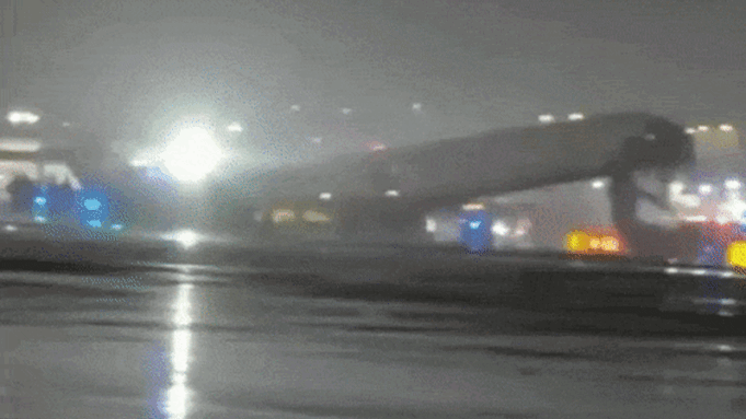 Piloto y copiloto mueren después de que un avión chocara contra un vehículo terrestre en el aeropuerto LaGuardia de Nueva York