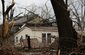Al menos seis muertos en tormentas mortales