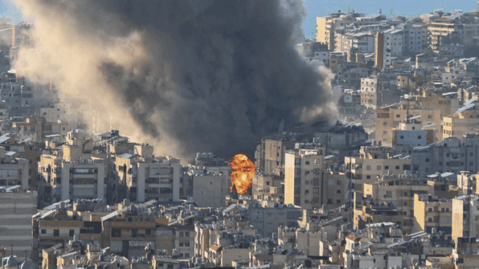 Donald Trump advierte sobre ataques estadounidenses; Israel bombardea el Líbano y apunta a Hezbollah; El cierre del Estrecho de Ormuz ejerce presión sobre los precios del petróleo y el gas; La base aérea australiana Al Minhad en Dubai es atacada