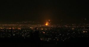 Israel ataca de nuevo a Teherán tras matar a Jamenei y el consejo de liderazgo asume el poder