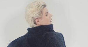 ¿Un álbum pop sobre FIV y citas entre personas de mediana edad? Sólo podría venir de Robyn.