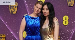 Podría llorar cada vez que escucho hablar a Chloé Zhao. Ella es tan verdadera y sabia