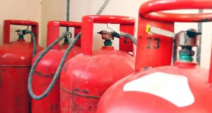 Crisis del GLP: 10 arrestados en Hyderabad por comercializar cilindros de GLP en negro