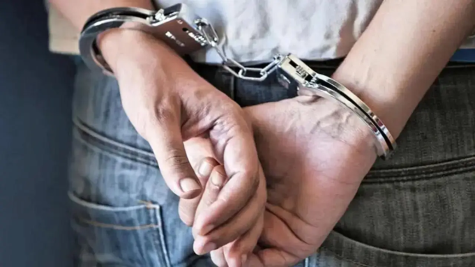 Maharashtra: Un hombre detenido por matar a un amigo tras una pelea en Palghar
