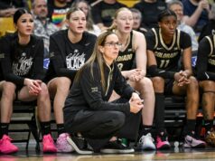 Extensión de contrato del entrenador de baloncesto femenino de CU Buffs, JR Payne
