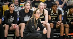 Extensión de contrato del entrenador de baloncesto femenino de CU Buffs, JR Payne