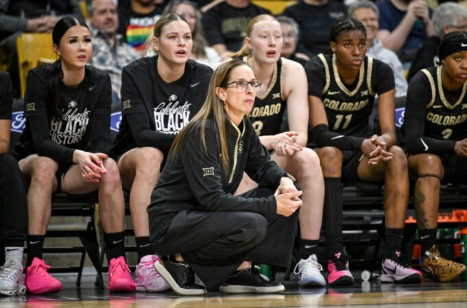 Extensión de contrato del entrenador de baloncesto femenino de CU Buffs, JR Payne
