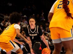 Baloncesto femenino de los Colorado Buffs contra West Virginia en las semifinales del Big 12