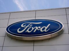 Ford retira 1,74 millones de sus coches por problemas con la pantalla retrovisora