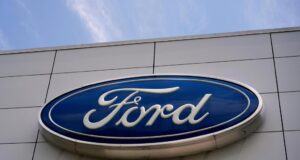 Ford retira 1,74 millones de sus coches por problemas con la pantalla retrovisora