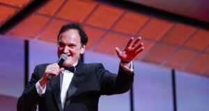Quentin Tarantino está desarrollando una obra de ‘farsa británica a la antigua usanza’