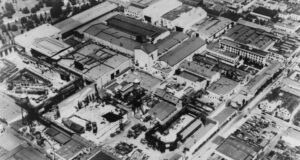 El acuerdo de Paramount con Warner Bros. coloca la deuda en el centro de Hollywood