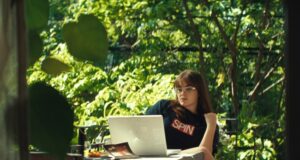 Barbie Ferreira en viaje de regreso a principios de agosto