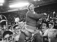 Muere el famoso entrenador de fútbol americano universitario Lou Holtz a los 89 años