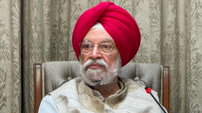 La producción nacional de GLP aumentó un 28 por ciento en cinco días, el suministro se mantiene estable: Hardeep Puri