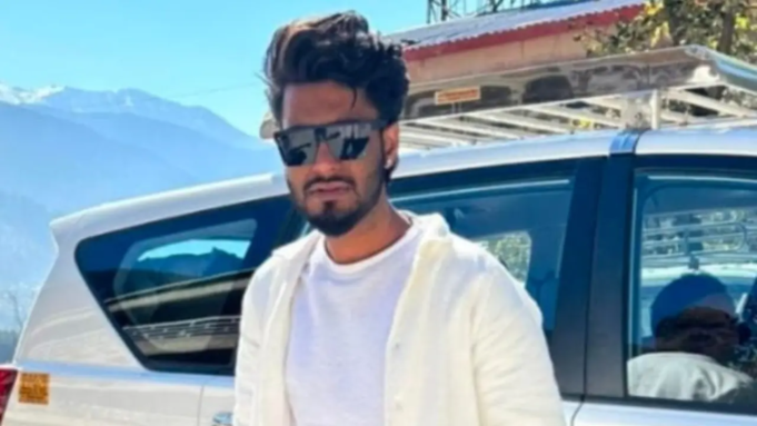Un motociclista de 25 años muere tras un enfrentamiento en la carretera en Malad; taxista retenido