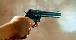 La Corte Suprema ordena la formación de un panel de expertos para abordar las armas de fuego sin licencia