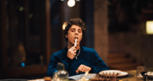 Tráiler de ‘Rosebush Pruning’: Conoce el delicioso y tóxico drama familiar de Karim Aïnouz