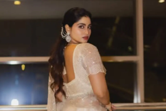 Shivani Narayan pide a los líderes de Kollywood que brinden oportunidades a las actrices tamiles