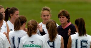Premio April Heinrichs para honrar a la mejor jugadora de fútbol femenino senior de Colorado