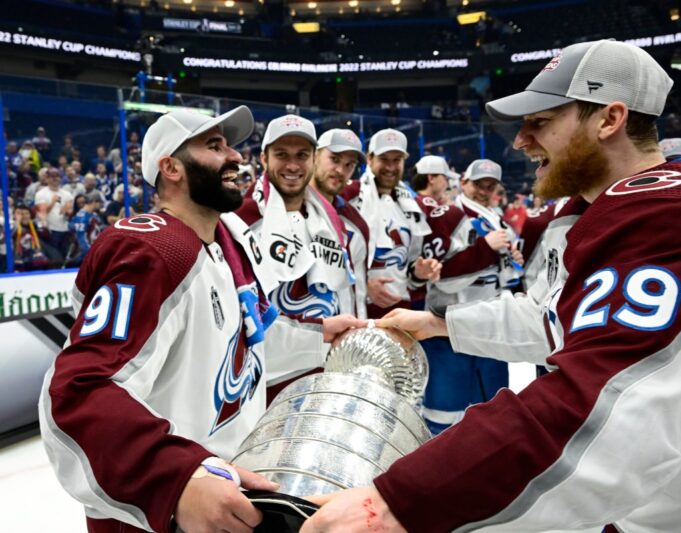 ¿Hablas en serio? Avs aterriza Nazem Kadri. Próxima parada, título de la Copa Stanley