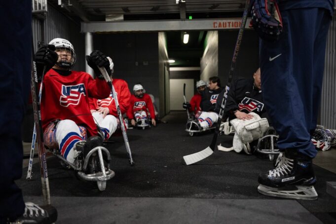 Conozca a los atletas de Colorado que lideran el hockey sobre trineo del equipo de EE. UU. en los Juegos Paralímpicos
