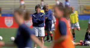 Formulario de nominación al premio Heinrichs de abril de 2025 del Denver Post