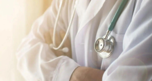 Así es como puedes igualar los objetivos de acondicionamiento físico de las estrellas del cricket en tu escritorio de oficina