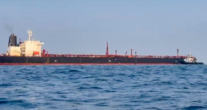 Un petrolero cargado con petróleo ruso llega a la India; Muelles frente a la costa de Mangaluru