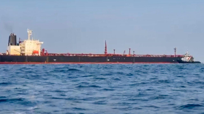 Un petrolero cargado con petróleo ruso llega a la India; Muelles frente a la costa de Mangaluru