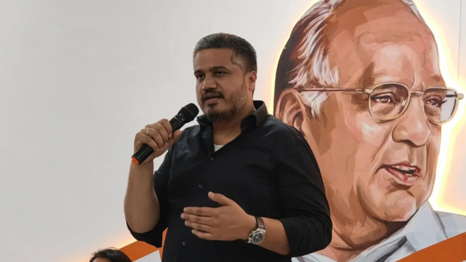 El MLA del NCP (SP) Rohit Pawar presenta la solicitud de alta ante el Tribunal Especial