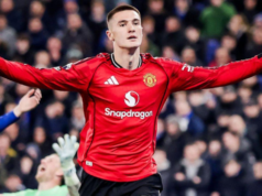 Manchester United venció al Aston Villa y consolida la tercera posición en la tabla