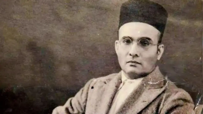 Los miembros del Senado de MU buscan DLitt honorario para Swatantrya Veer Savarkar