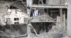 Tropas estadounidenses en Medio Oriente; Los precios de la gasolina en Australia siguen aumentando; Pakistán organiza conversaciones con Arabia Saudita, Turquía y Egipto; Continúan los ataques de Israel contra el Líbano y Hezbollah