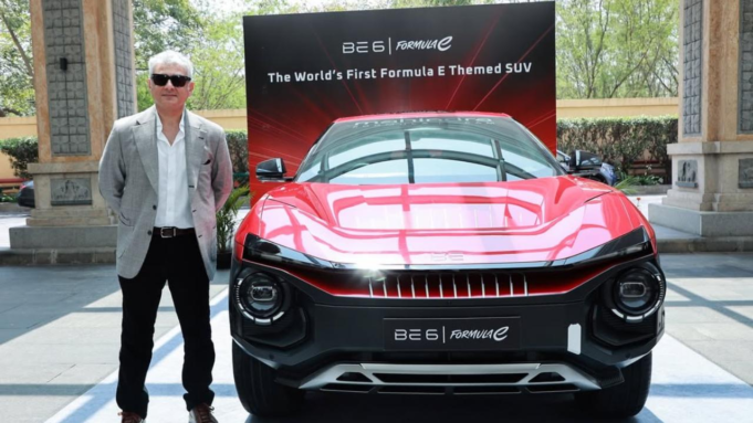 Días después de regresar de Dubái, Ajith suma un SUV eléctrico a su colección