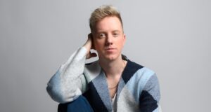 Cómo una inyección de Botox desbloqueó el trauma de abuso doméstico del comediante James Barr