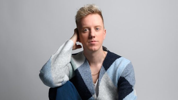 Cómo una inyección de Botox desbloqueó el trauma de abuso doméstico del comediante James Barr
