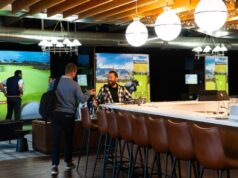 Espacio de coworking con simuladores de golf que agrega una segunda ubicación en Denver