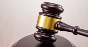 El tribunal de Thane otorga 64,75 lakh de rupias a la familia del empresario después del accidente de 2022