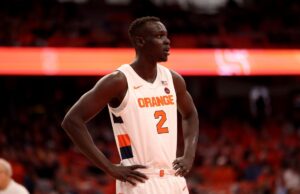 Exjugador de baloncesto de Syracuse detenido por ICE