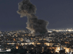 Buque de guerra iraní IRIS Dena hundido por torpedo estadounidense; La acción de Trump en Medio Oriente continuará después de que los republicanos bloqueen la moción para la votación del Congreso de los Estados Unidos; Continúan los vuelos de repatriación a Australia