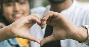 El 49 por ciento de las mujeres indias dice que la cultura pop está dando forma a sus expectativas en las citas.